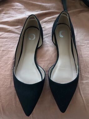 Classic Black Women's Flat Shoes - Sleek Pointed Toe